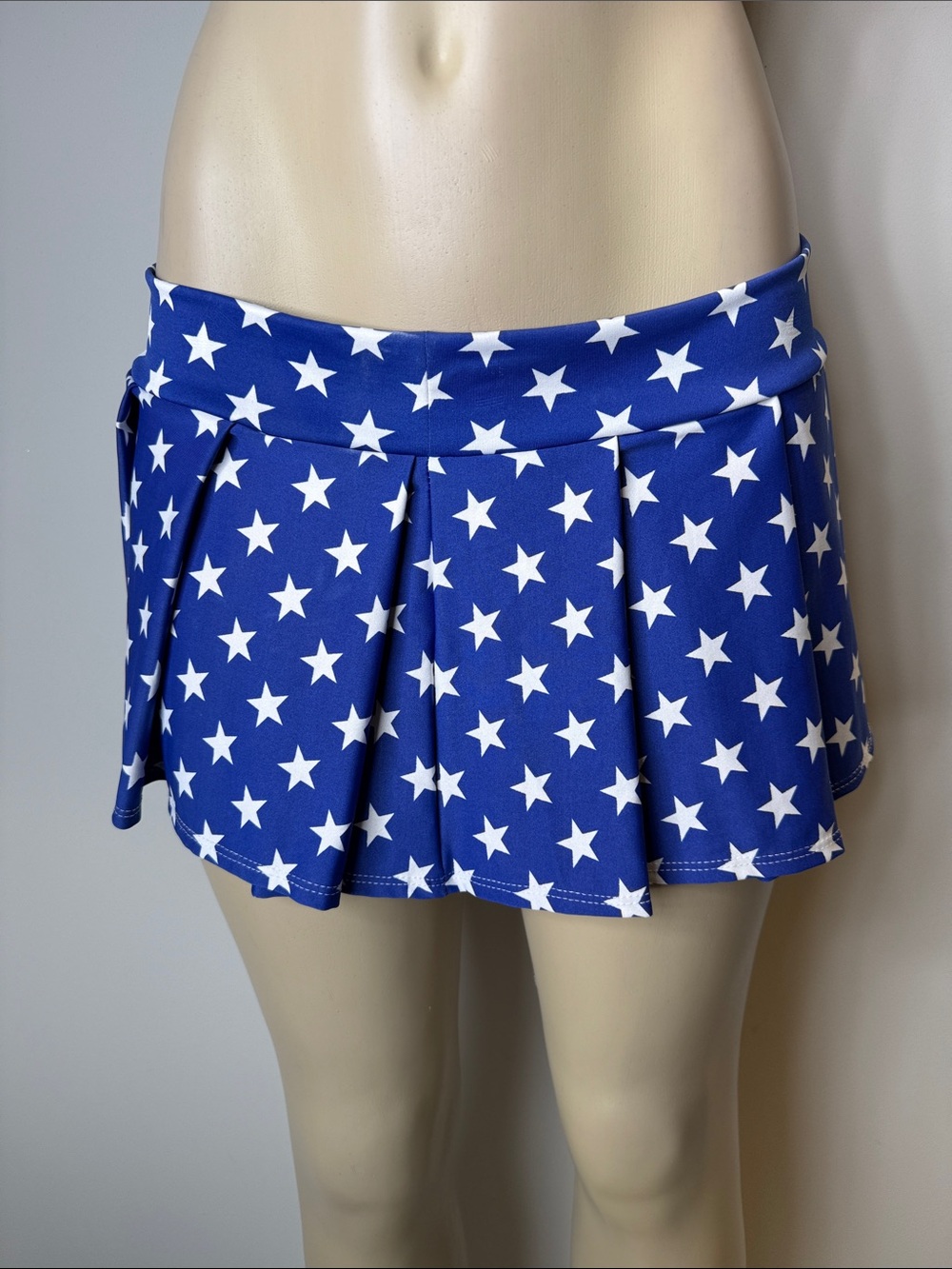 Blue Star Print Pleated Mini Skirt